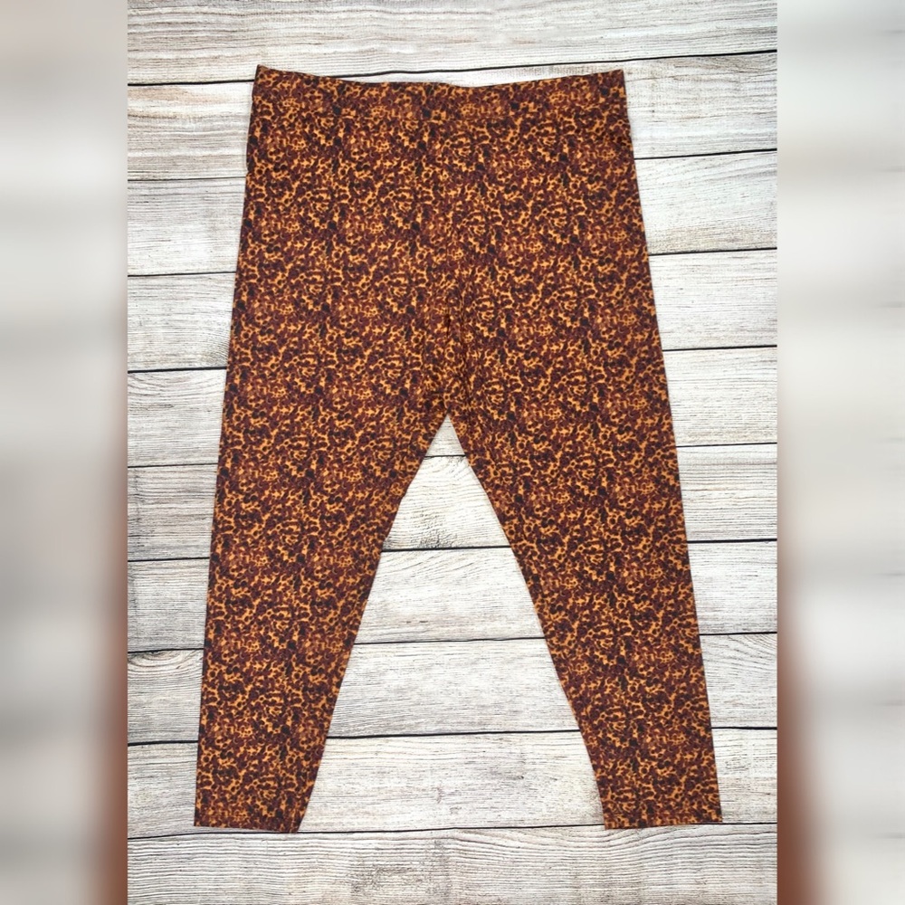 5/$25 Simply Emma Animal Print Leggings Pants - Picture 7 of 8